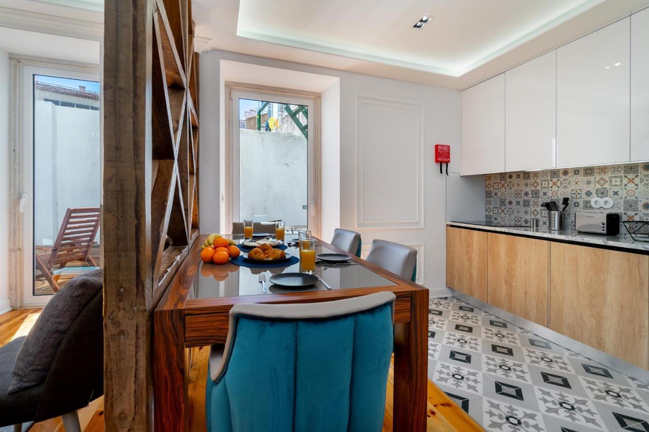 Whome | Great Location & Large Family Apartment W/Patio Lisbon Bagian luar foto