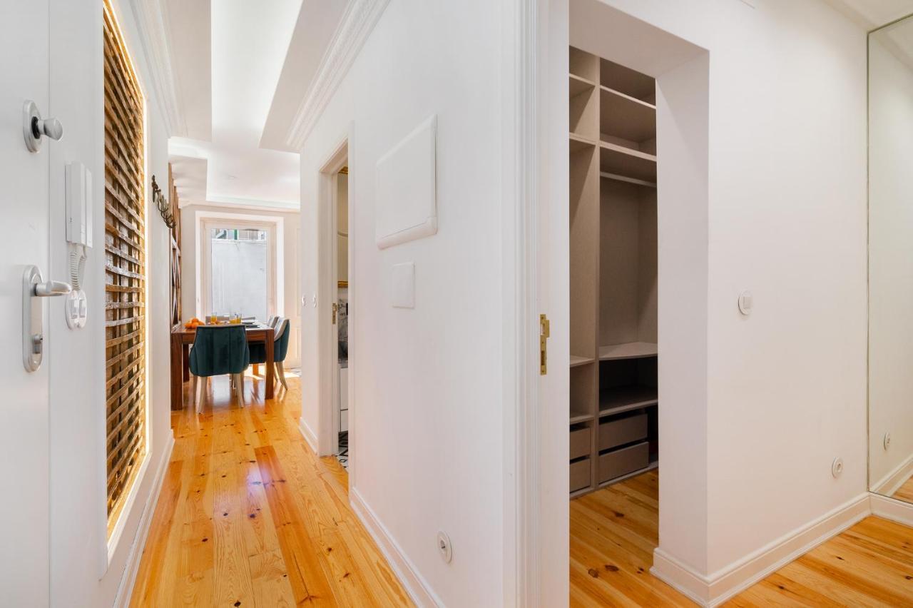 Whome | Great Location & Large Family Apartment W/Patio Lisbon Bagian luar foto